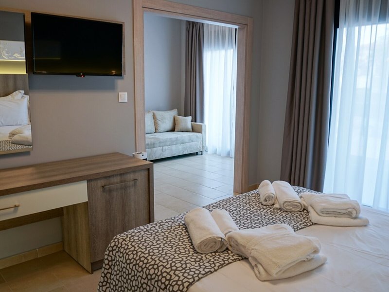 Agnes Deluxe Hotel 17