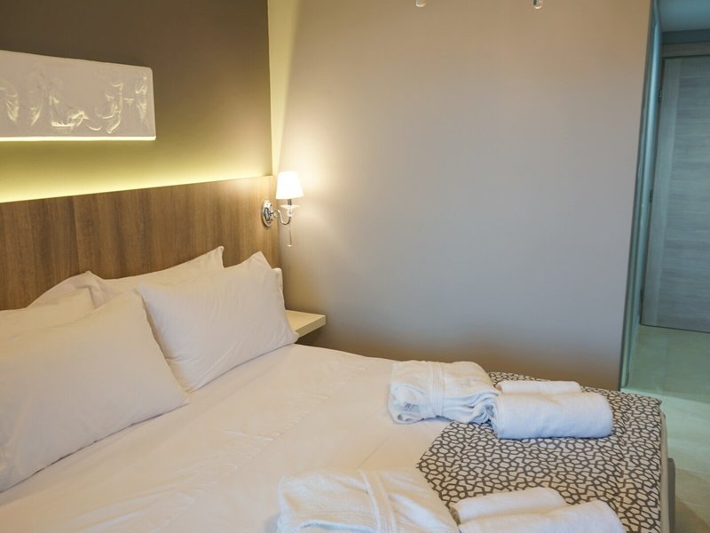 Agnes Deluxe Hotel 20