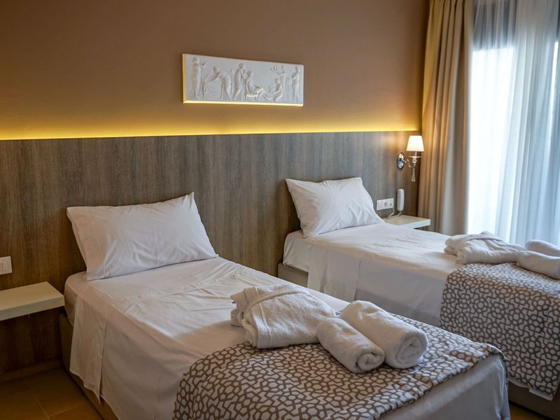 Agnes Deluxe Hotel 25