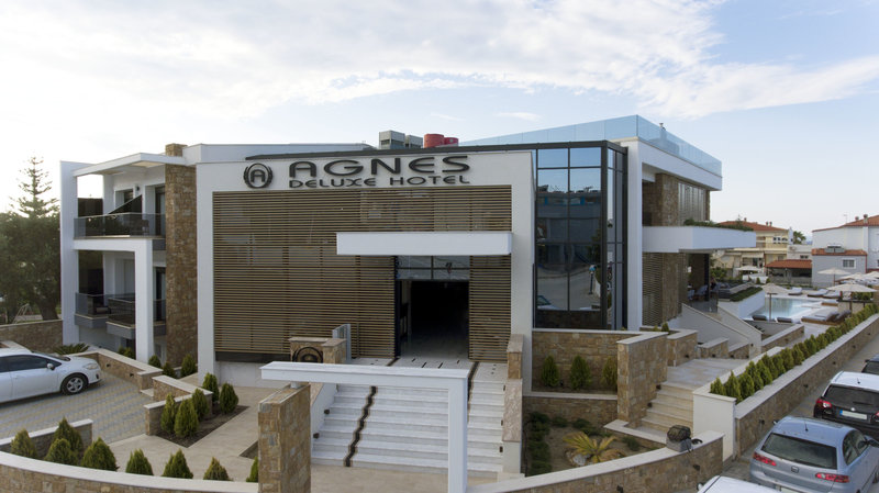 Agnes Deluxe Hotel 4