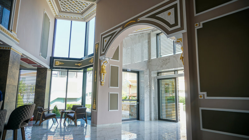 Agnes Deluxe Hotel 6