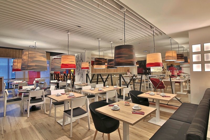 La Creole Beach Hotel & Spa 14