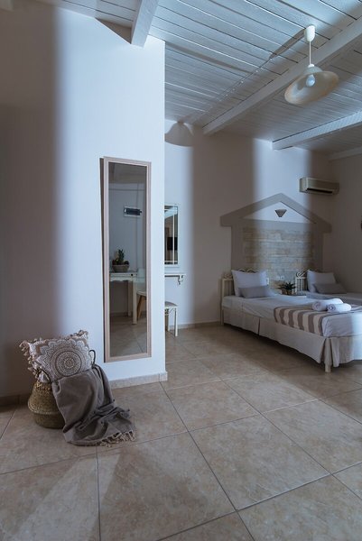 Ilios2 Apts 44
