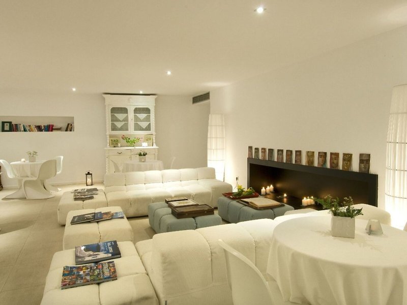 Perantzada Hotel 13