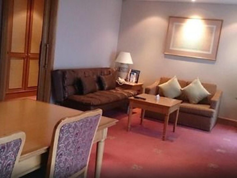 Riverside Majestic Hotel 10 - Room Example