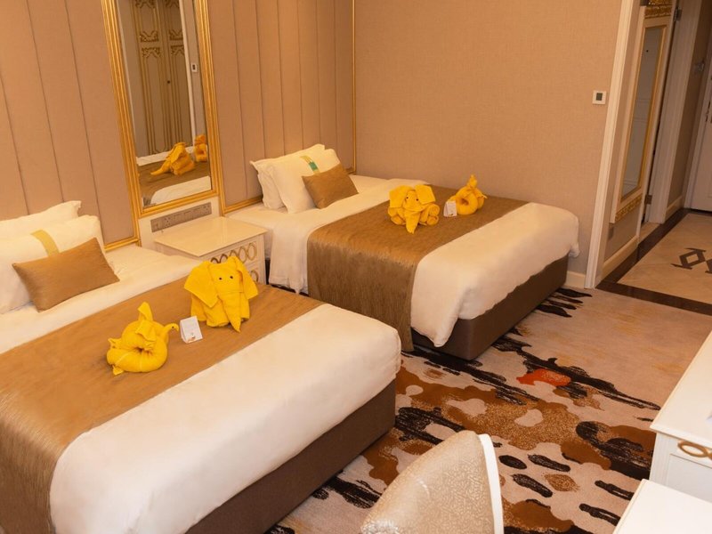 Riverside Majestic Hotel 30 - Room Example