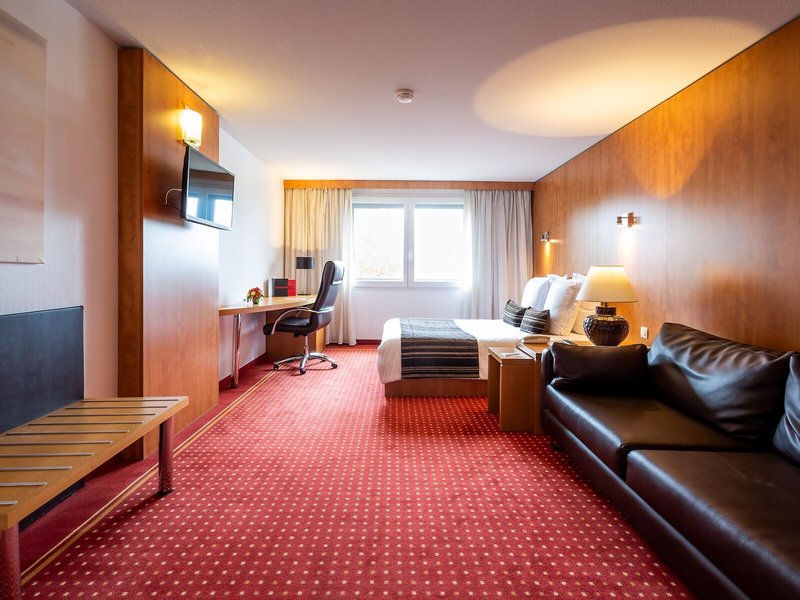Quality Suites Bordeaux Aeroport & Spa 33