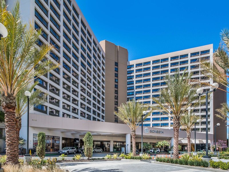 Crowne Plaza Los Angeles International Airport 2