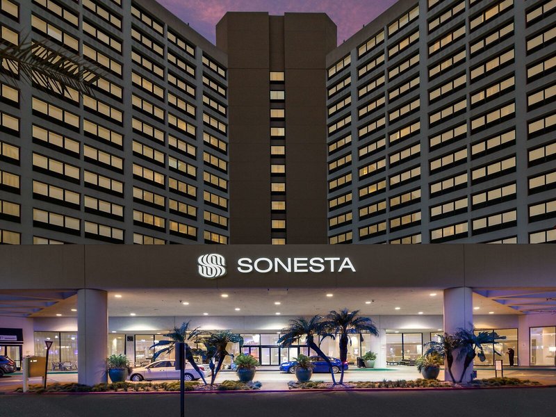 Crowne Plaza Los Angeles International Airport 3