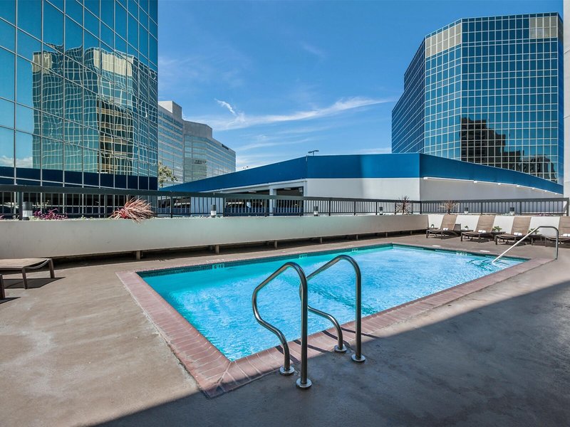 Crowne Plaza Los Angeles International Airport 8