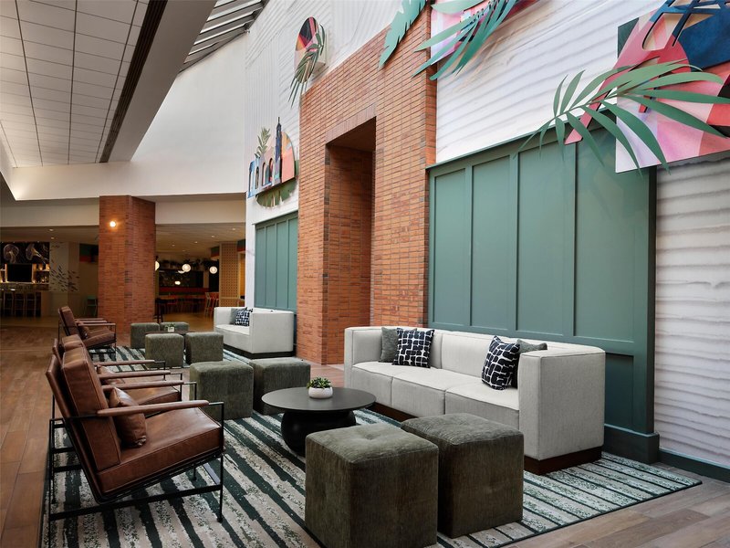 Crowne Plaza Los Angeles International Airport 10