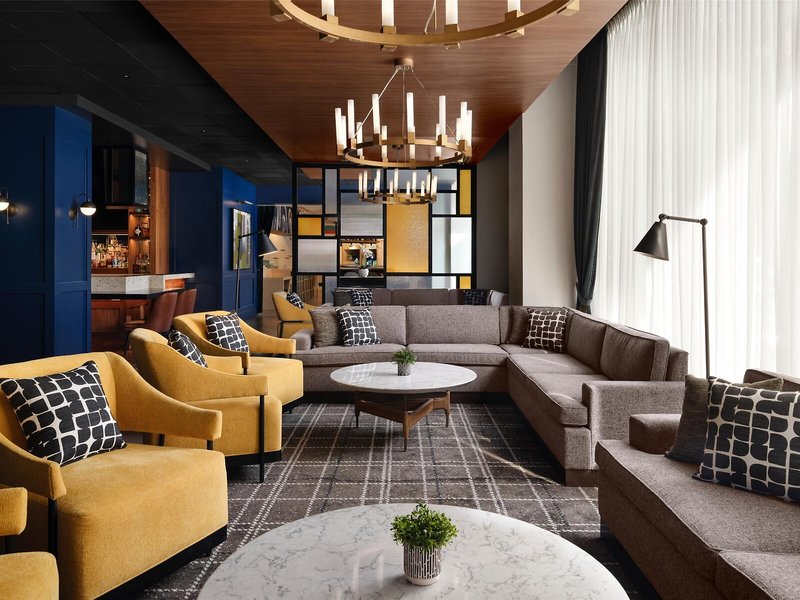 Crowne Plaza Los Angeles International Airport 11