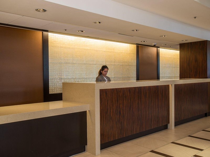 Crowne Plaza Los Angeles International Airport 13