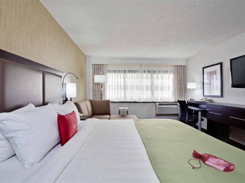 Crowne Plaza Los Angeles International Airport 36