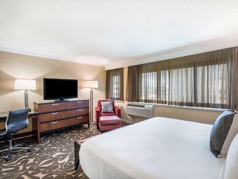 Crowne Plaza Los Angeles International Airport 38