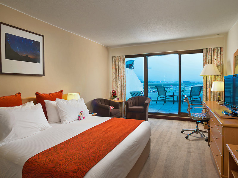 Crowne Plaza Muscat 3