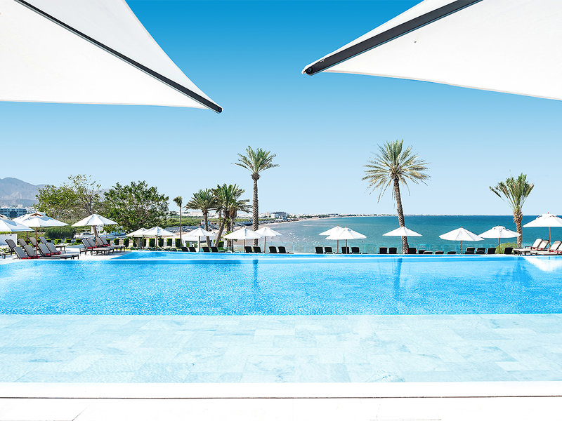 Crowne Plaza Muscat 5