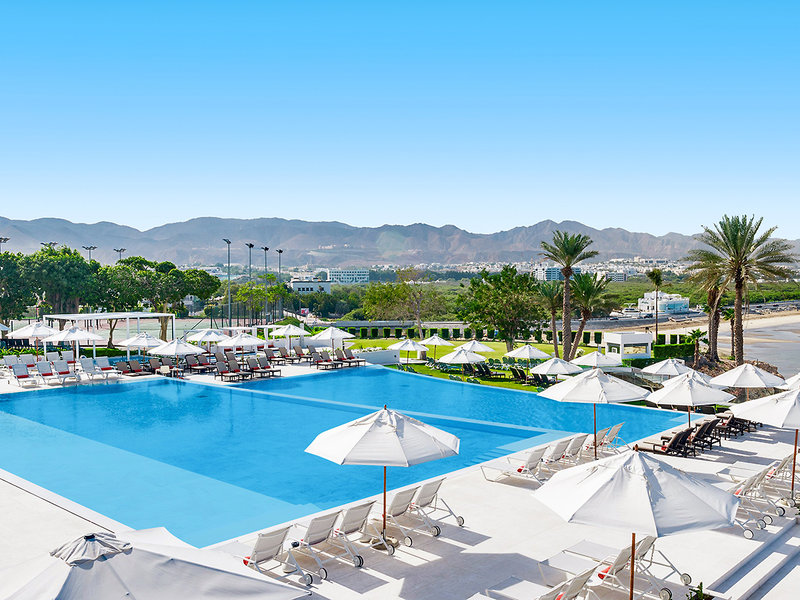 Crowne Plaza Muscat 7
