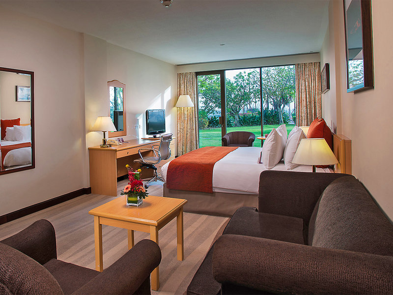 Crowne Plaza Muscat 8