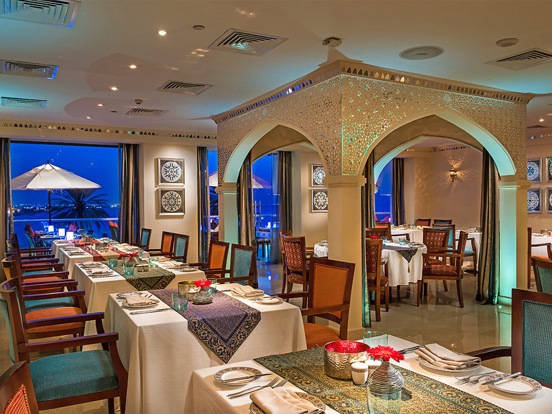 Crowne Plaza Muscat 15