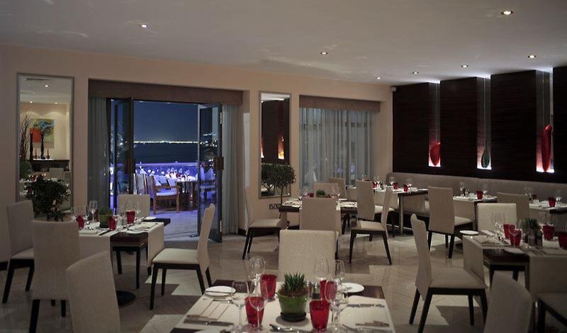 Crowne Plaza Muscat 6