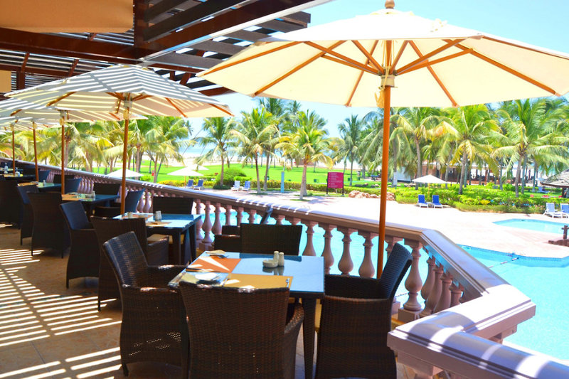 Crowne Plaza Muscat 9