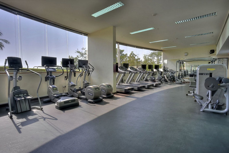 Crowne Plaza Muscat 10