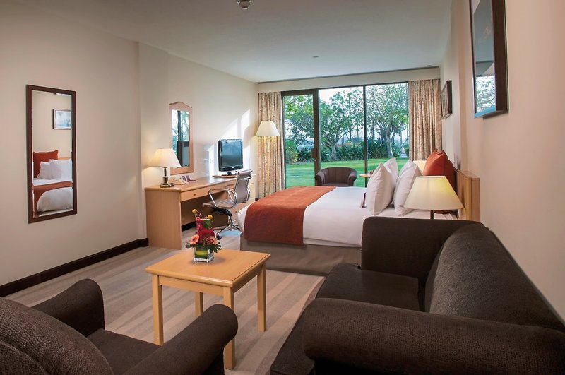 Crowne Plaza Muscat 13