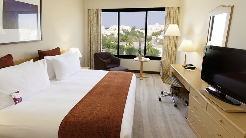 Crowne Plaza Muscat 15