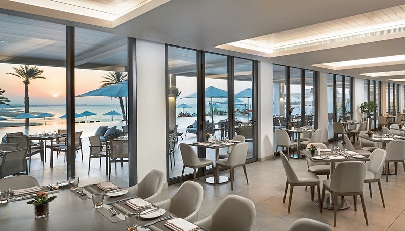 Crowne Plaza Muscat 16