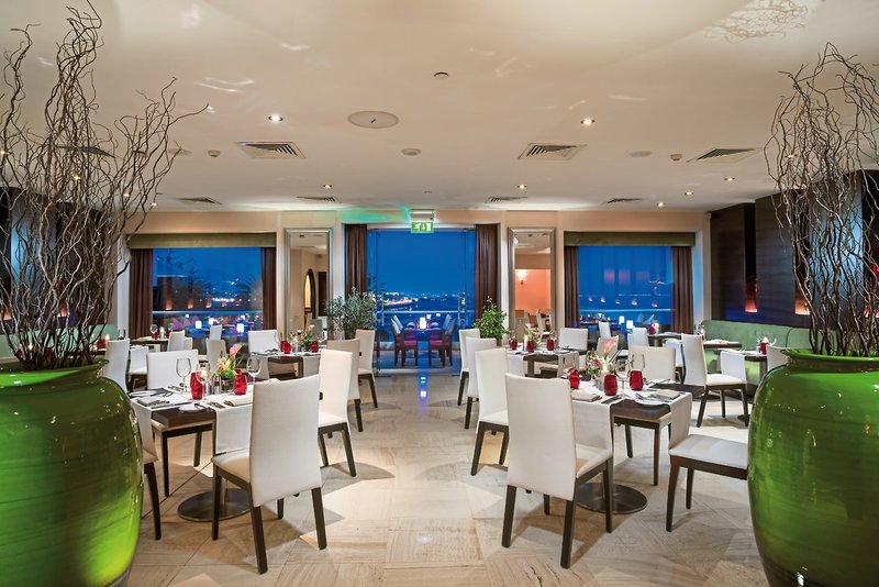 Crowne Plaza Muscat 27