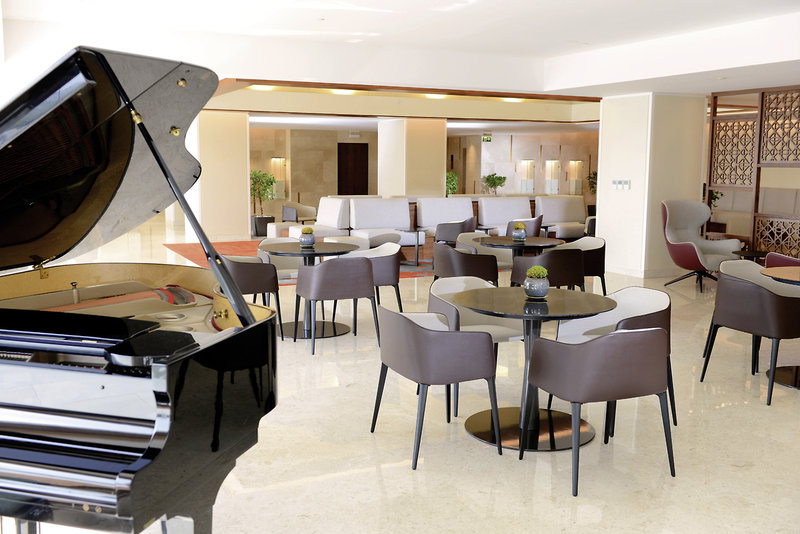 Crowne Plaza Muscat 32
