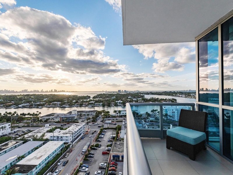 Monte Carlo Miami Beach Condo by Churchill Suites 4