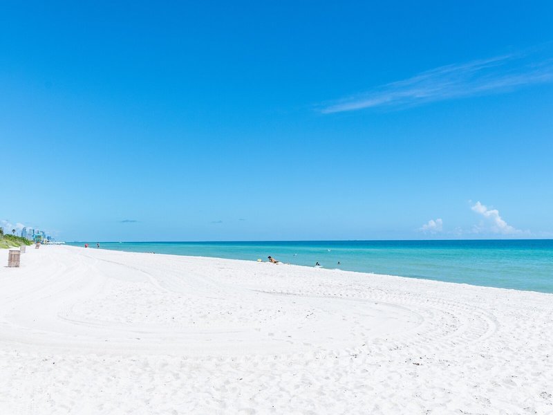 Monte Carlo Miami Beach Condo by Churchill Suites 14