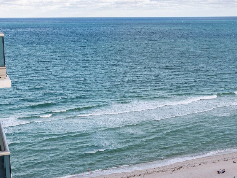 Monte Carlo Miami Beach Condo by Churchill Suites 18