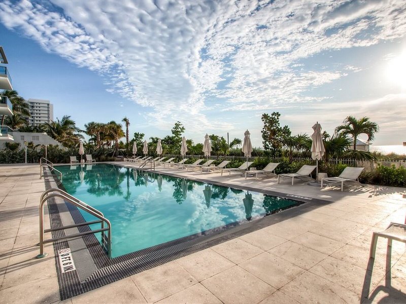 Monte Carlo Miami Beach Condo by Churchill Suites 25