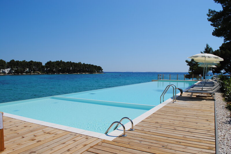 Crvena Luka Resort 9