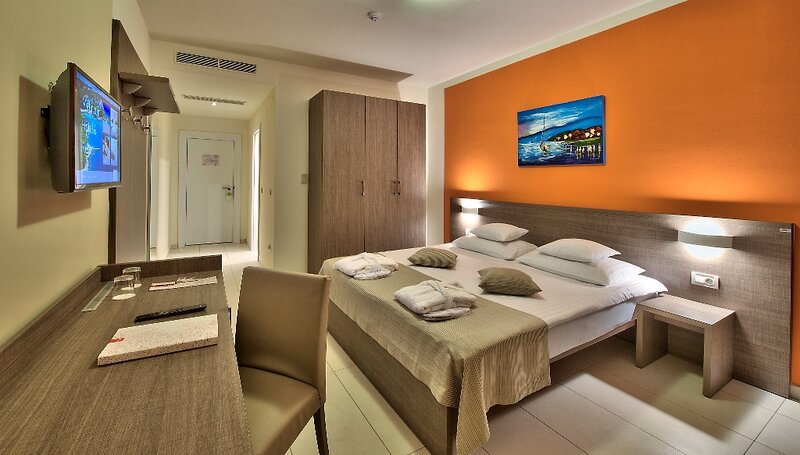 Crvena Luka Resort 11