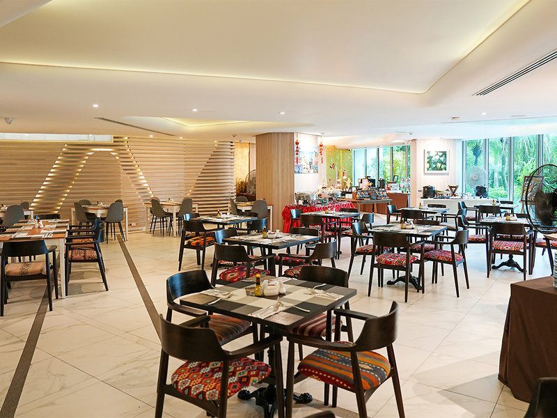 Wyndham Grand Nai Harn Beach Phuket 6