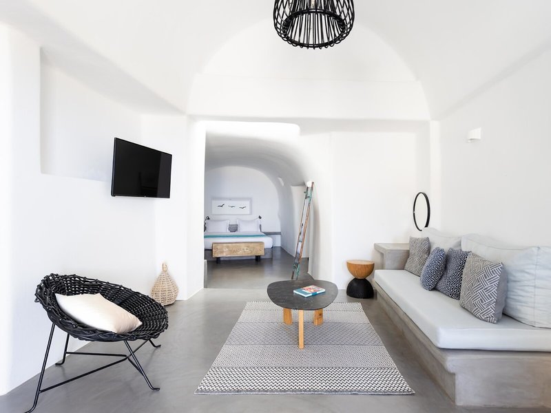 Danae Suites 18