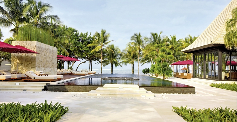 The Royal Santrian 6