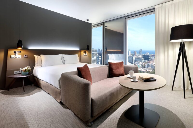Meliá Barcelona Sky 17