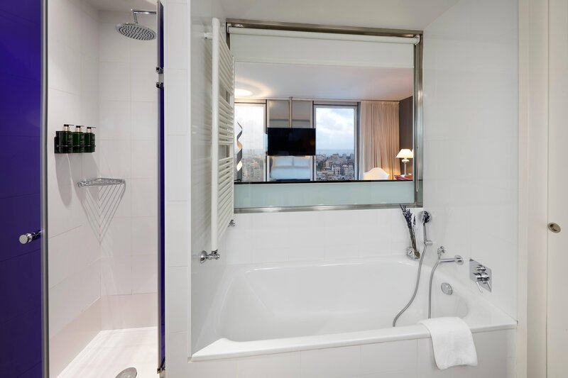 Meliá Barcelona Sky 46