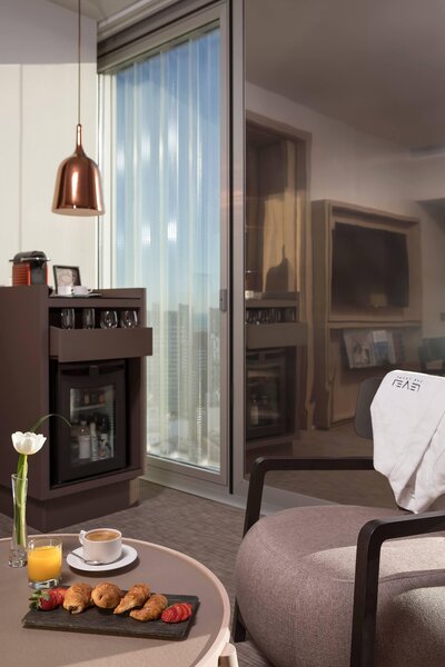 Meliá Barcelona Sky 64