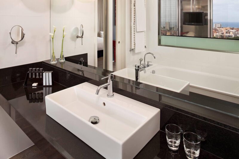 Meliá Barcelona Sky 72