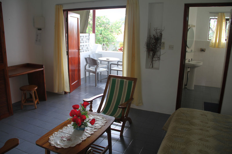 Daniella's Bungalows 7