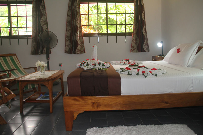 Daniella's Bungalows 3