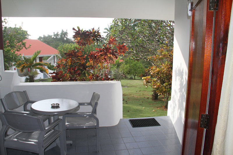 Daniella's Bungalows 4