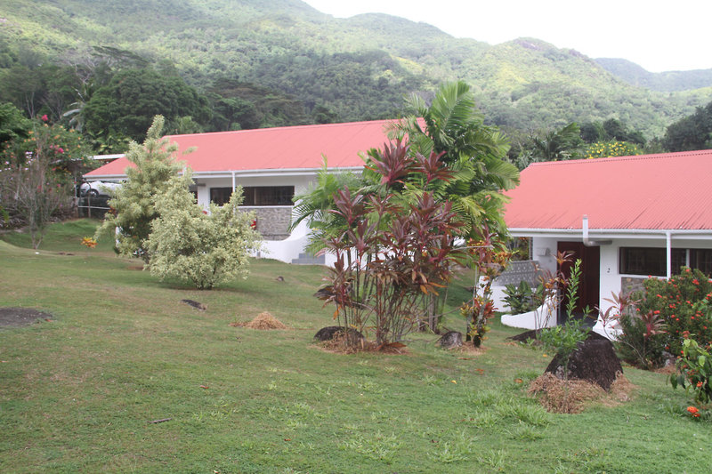 Daniella's Bungalows 11