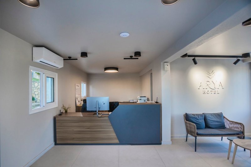 Arya Hotel 13